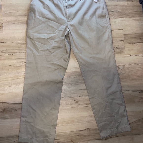 NWT Amazon Essentials Men's Khaki Chinos - Picture 4 of 5